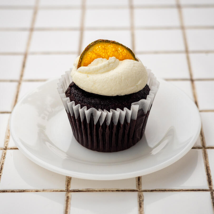 Chocolate Cupcake with Vanilla Frosting Chocolate Cupcake with Vanilla Frosting
